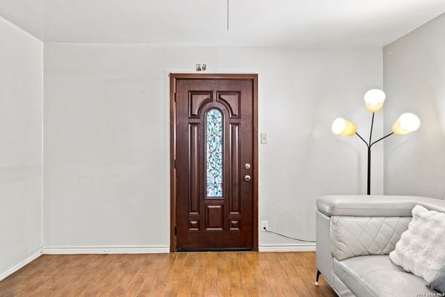 4422 Bikini Dr., San Antonio, TX 78218