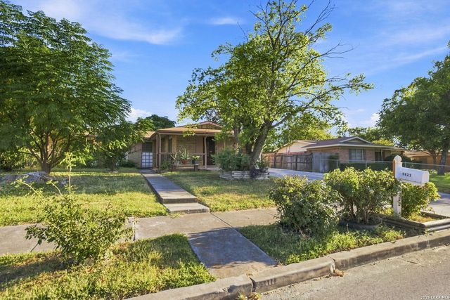 4422 Bikini Dr., San Antonio, TX 78218