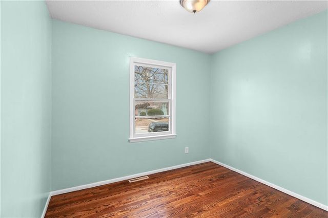 9407 Palmer Avenue, Kansas City, MO 64138