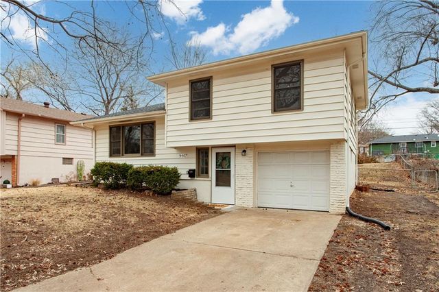 9407 Palmer Avenue, Kansas City, MO 64138