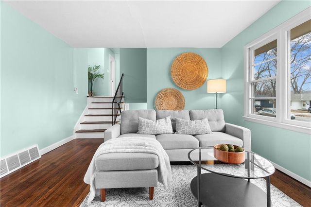 9407 Palmer Avenue, Kansas City, MO 64138