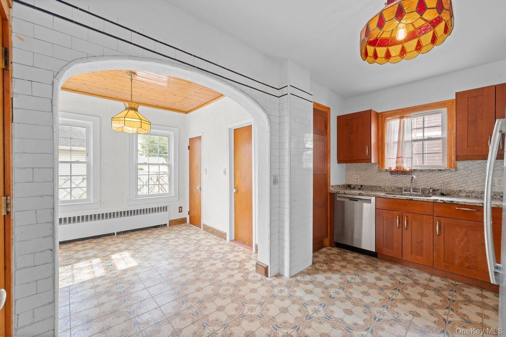 1240 Beech Court, College Point, NY 11356 — photo 5