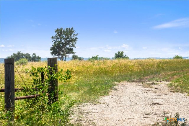 3575 Westwood Road, Lockhart, TX 78644