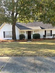 3104 Autumn Ridge Court, Mobile, AL 36695