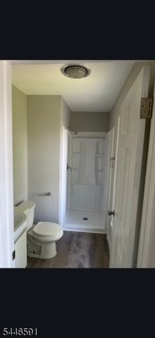 90 Chestnut St, East Orange City, NJ 07018