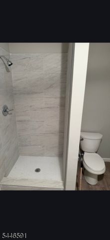 90 Chestnut St, East Orange City, NJ 07018