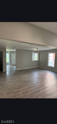 90 Chestnut St, East Orange City, NJ 07018