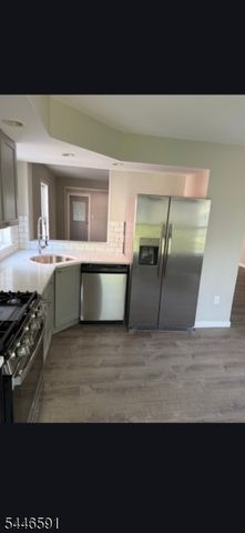 90 Chestnut St, East Orange City, NJ 07018