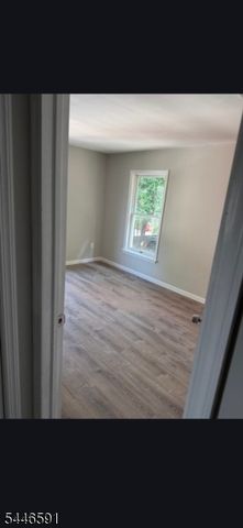 90 Chestnut St, East Orange City, NJ 07018