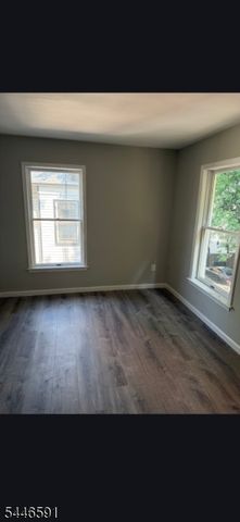 90 Chestnut St, East Orange City, NJ 07018