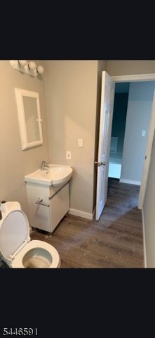 90 Chestnut St, East Orange City, NJ 07018