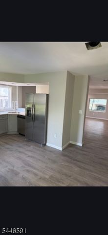 90 Chestnut St, East Orange City, NJ 07018