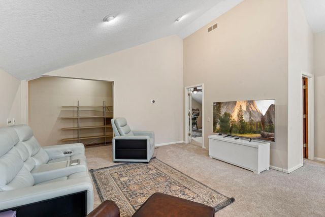 11715 177th Street W, Lakeville, MN 55044