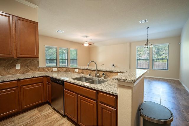 13874 Oak Manor Drive, Willis, TX 77318