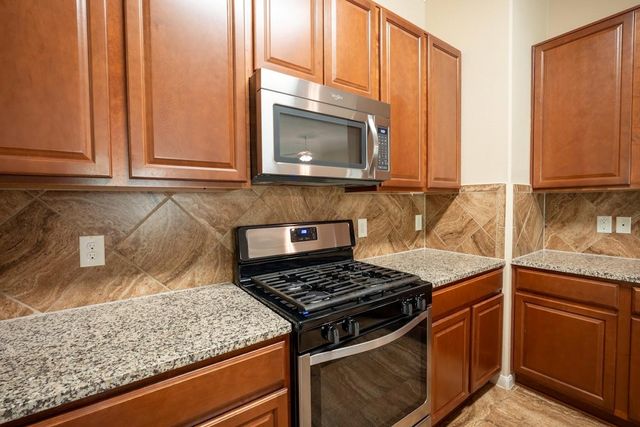 13874 Oak Manor Drive, Willis, TX 77318