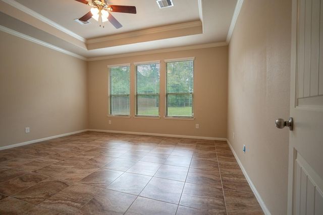 13874 Oak Manor Drive, Willis, TX 77318