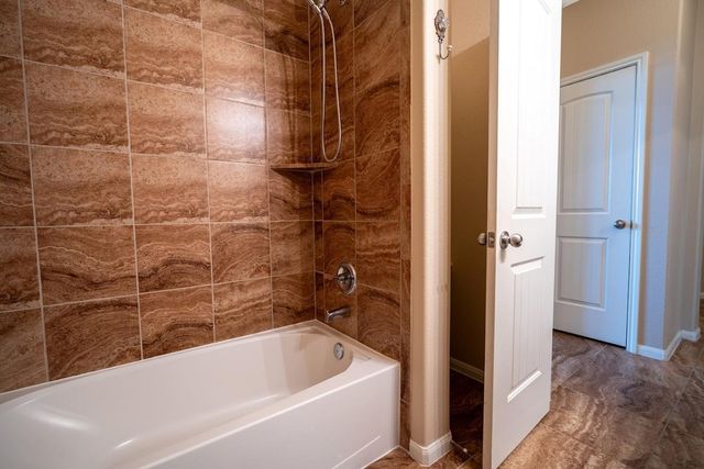 13874 Oak Manor Drive, Willis, TX 77318