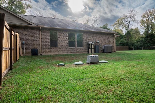 13874 Oak Manor Drive, Willis, TX 77318