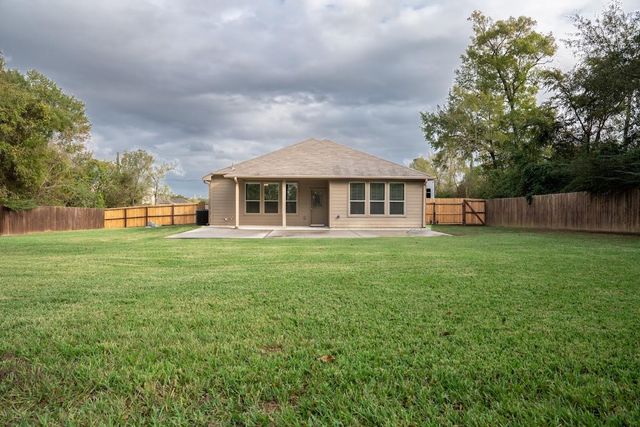 13874 Oak Manor Drive, Willis, TX 77318