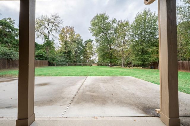 13874 Oak Manor Drive, Willis, TX 77318