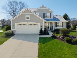 6779 Winter Creek Road, Norton Shores City, MI 49444