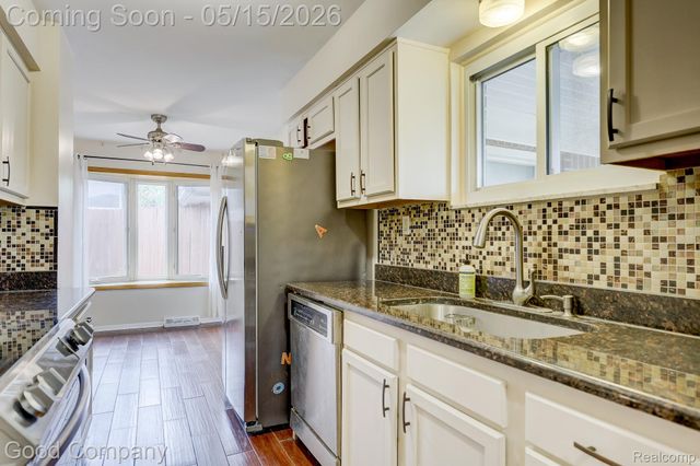 11493 Warren Boulevard, Warren, MI 48089