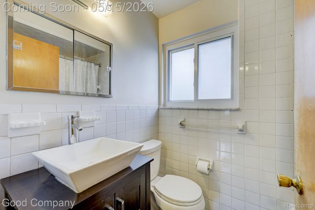 11493 Warren Boulevard, Warren, MI 48089