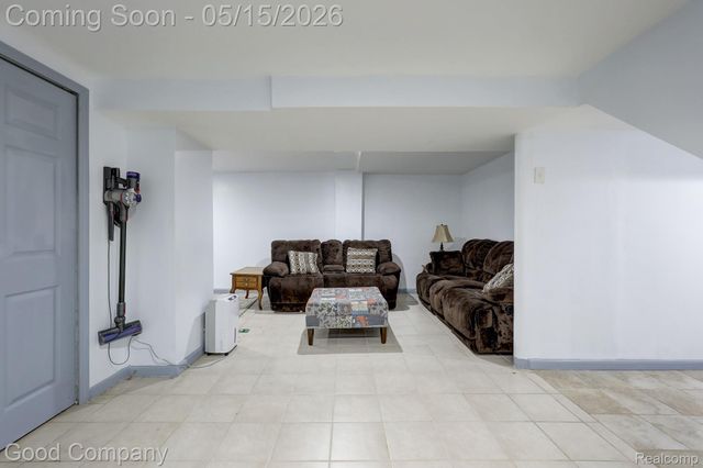 11493 Warren Boulevard, Warren, MI 48089