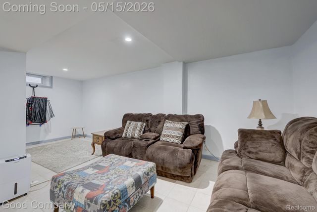 11493 Warren Boulevard, Warren, MI 48089
