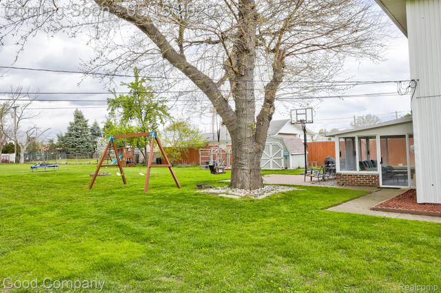 11493 Warren Boulevard, Warren, MI 48089