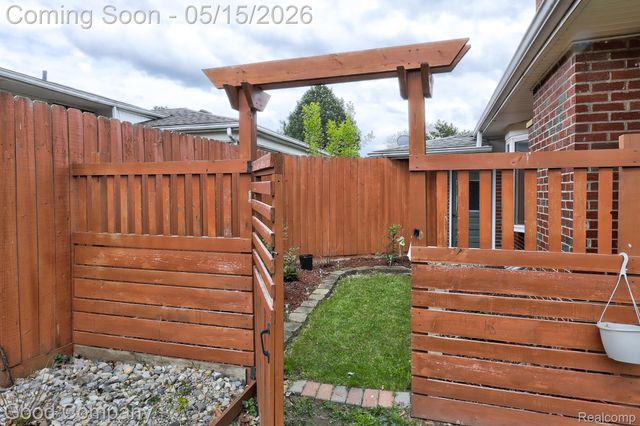 11493 Warren Boulevard, Warren, MI 48089