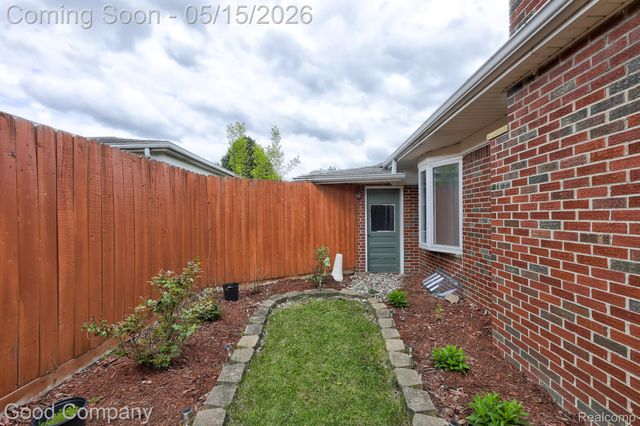 11493 Warren Boulevard, Warren, MI 48089