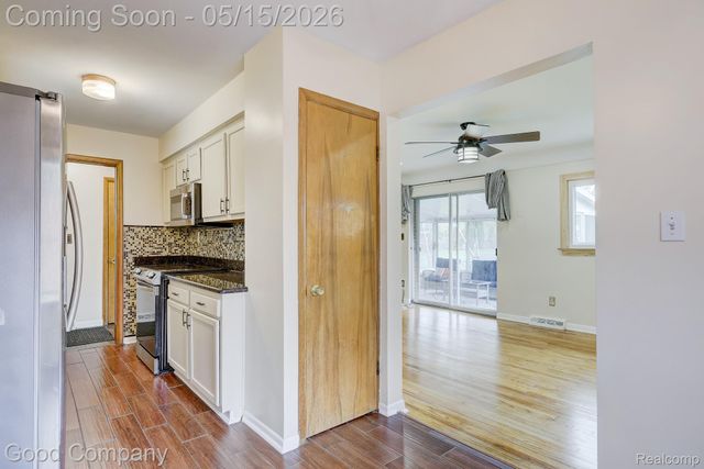 11493 Warren Boulevard, Warren, MI 48089