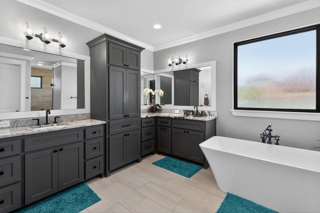 105 Alexis Dr, Longview, TX 75605