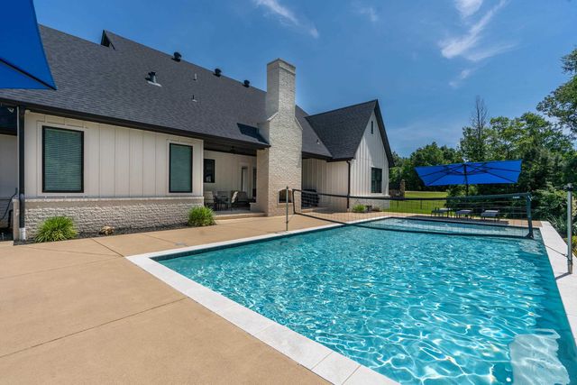 105 Alexis Dr, Longview, TX 75605