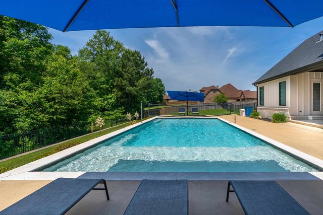 105 Alexis Dr, Longview, TX 75605