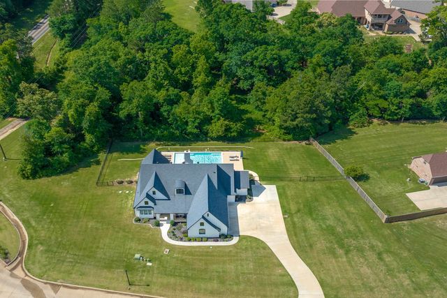 105 Alexis Dr, Longview, TX 75605