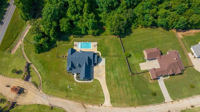 105 Alexis Dr, Longview, TX 75605