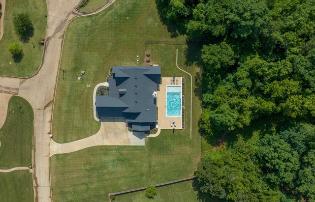 105 Alexis Dr, Longview, TX 75605