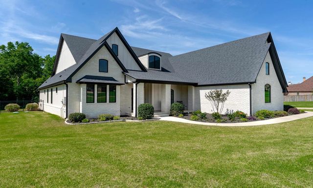 105 Alexis Dr, Longview, TX 75605