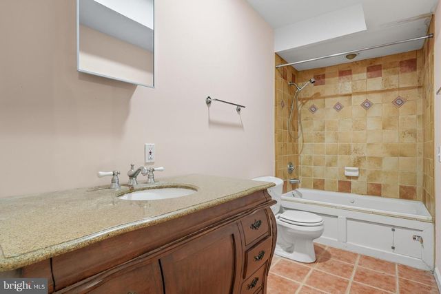 19 HEMPSTEAD DR, Newark, DE 19702