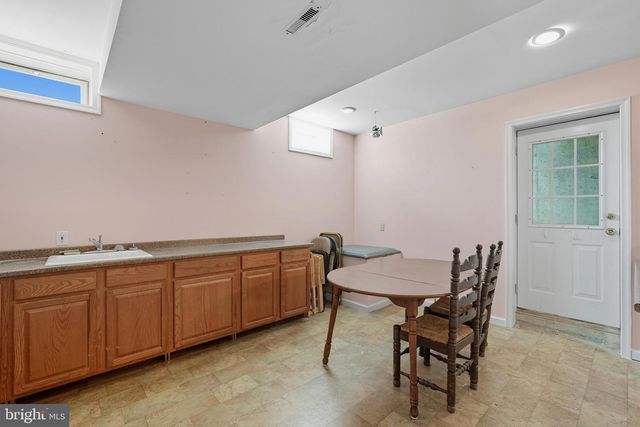19 HEMPSTEAD DR, Newark, DE 19702
