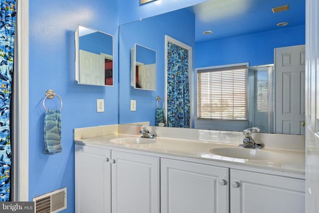 19 HEMPSTEAD DR, Newark, DE 19702