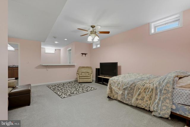 19 HEMPSTEAD DR, Newark, DE 19702