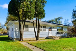 1223 Vernon Hill Blvd, Cedar Rapids, IA 52403