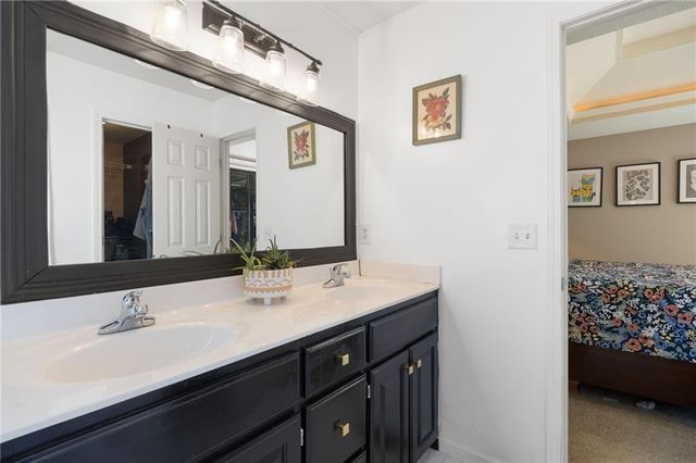 1405 NE 196th Court, Smithville, MO 64089