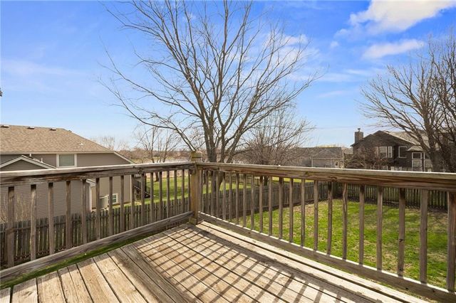 1405 NE 196th Court, Smithville, MO 64089