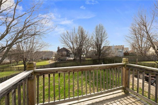 1405 NE 196th Court, Smithville, MO 64089