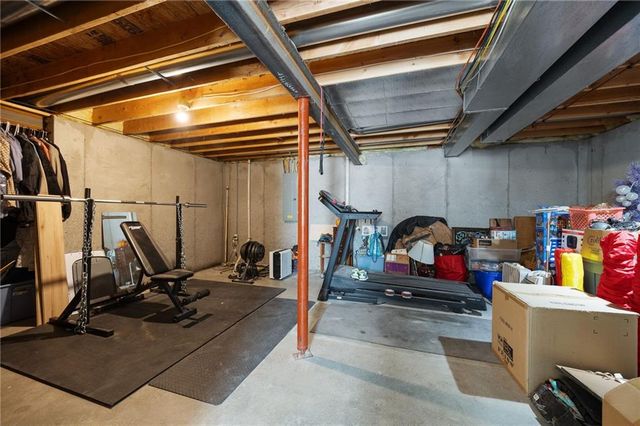 1405 NE 196th Court, Smithville, MO 64089