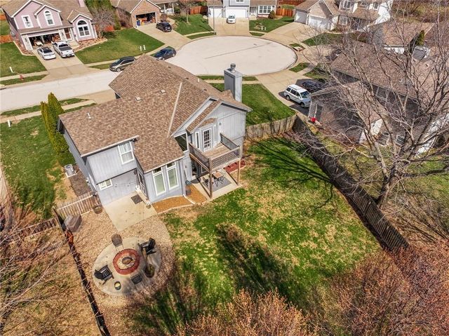 1405 NE 196th Court, Smithville, MO 64089